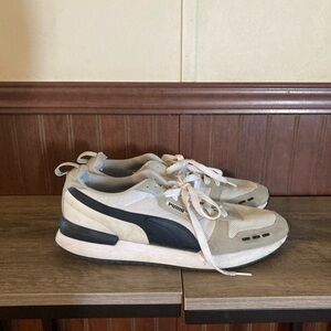 Puma Men's Beige and Black Sneakers